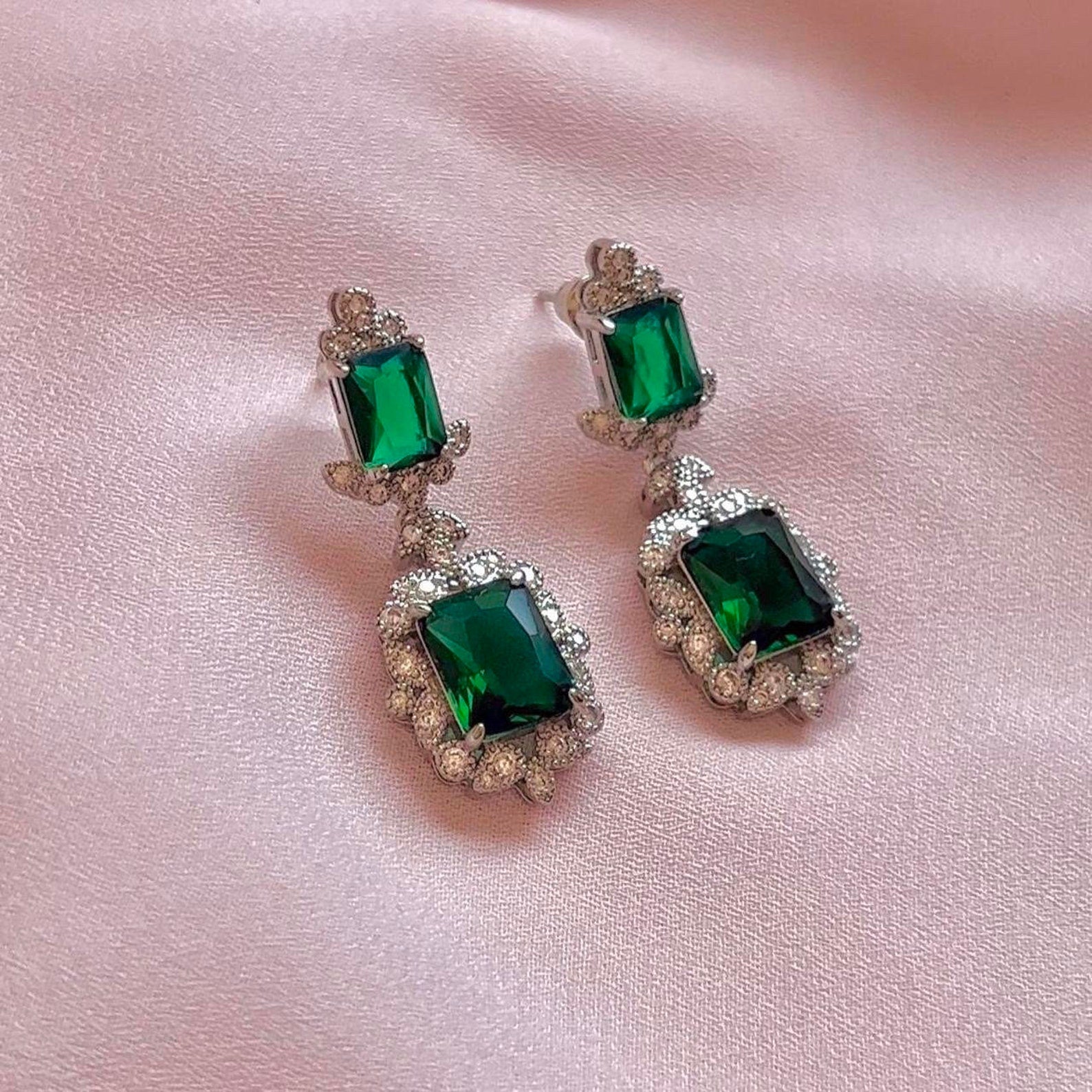 LUXURY EMERALD GREEN CUBIC ZIRCONIA EARRINGS