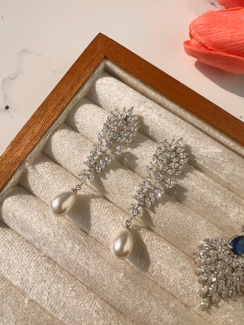 CELESTE WHITE PEARL EARRING