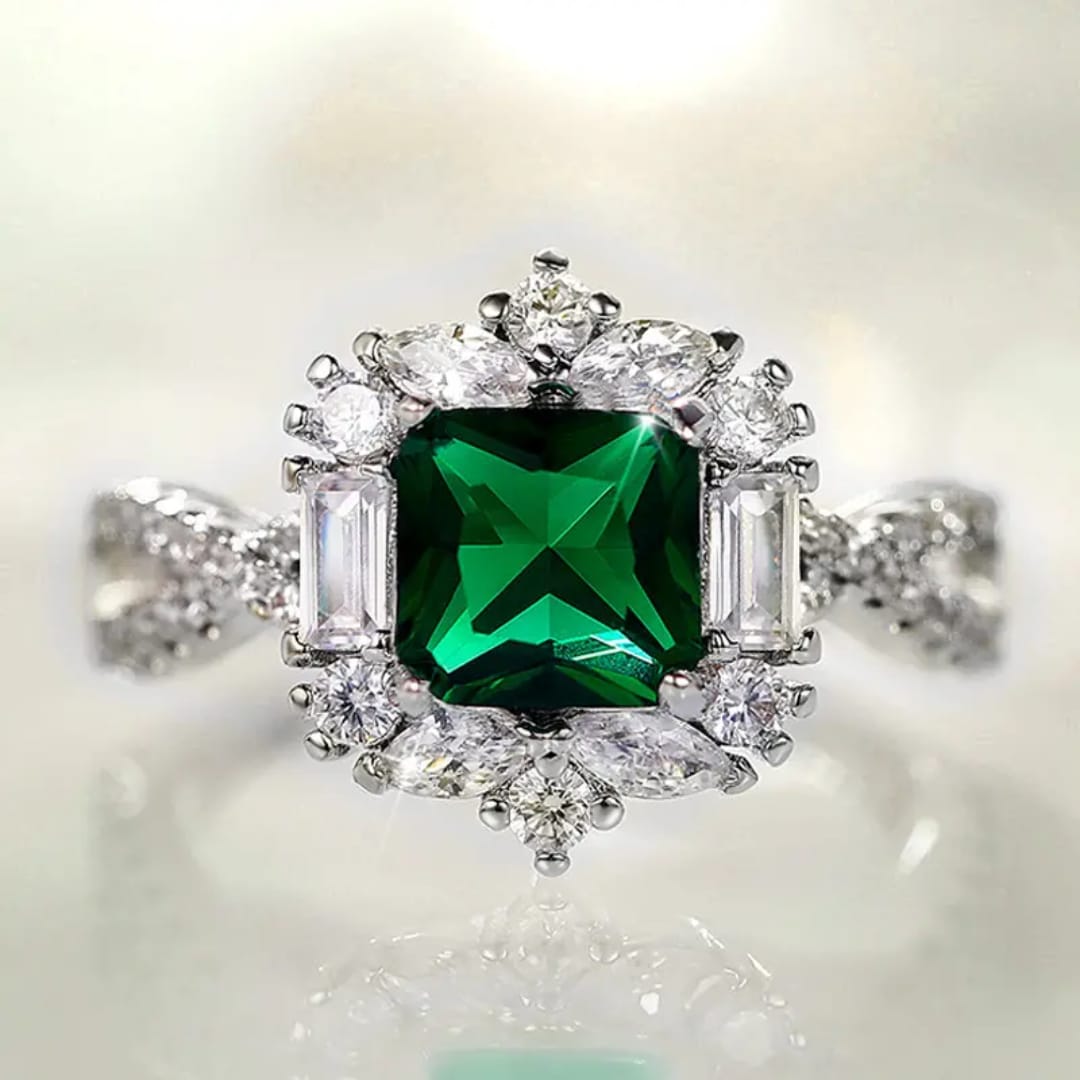 EMERALD AURA RING