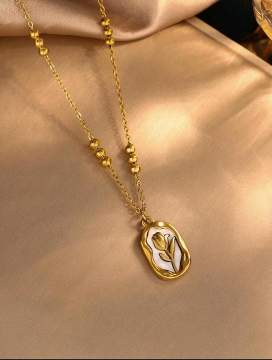 GOLDEN BLOOM NECKLACE