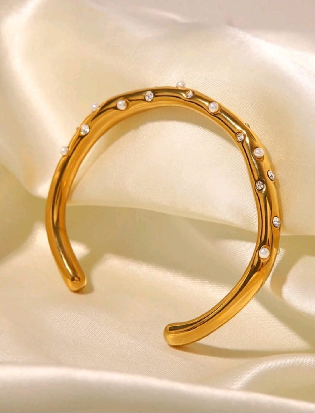 GOLD PEARL 18K CUFF BRACELET