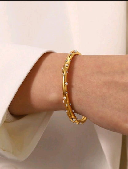GOLD PEARL 18K CUFF BRACELET