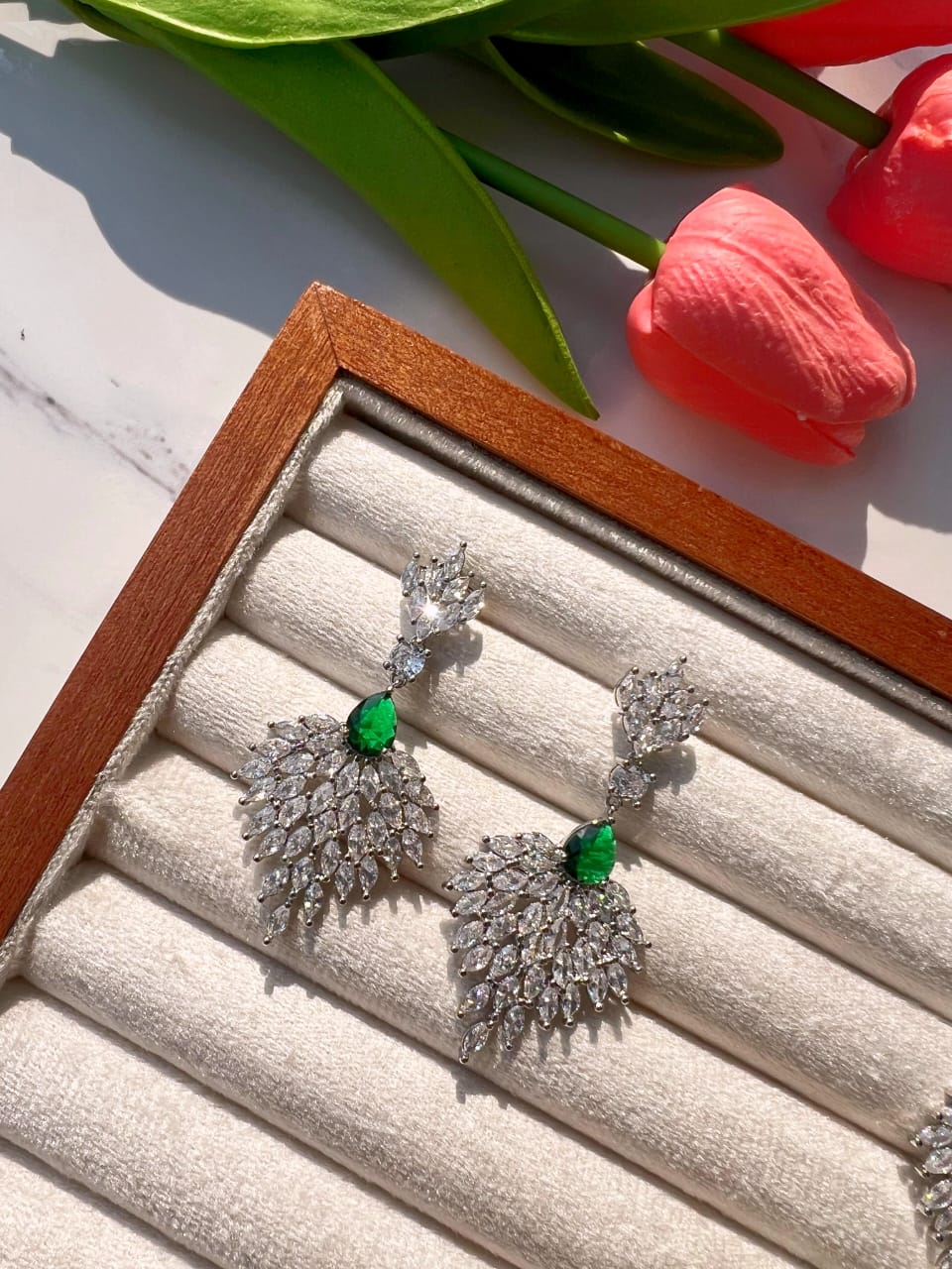 EMERALD SERENE LEAF EARRING