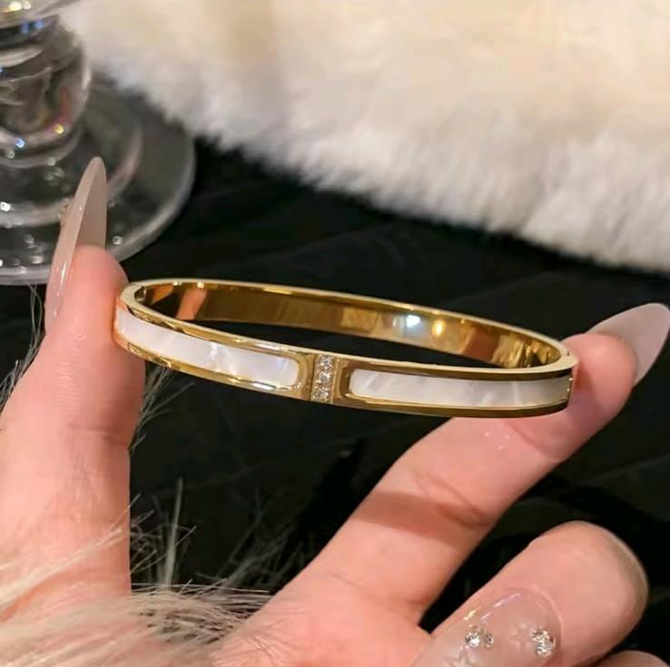 ELEGANT MARBEL EFFECT BRACELET