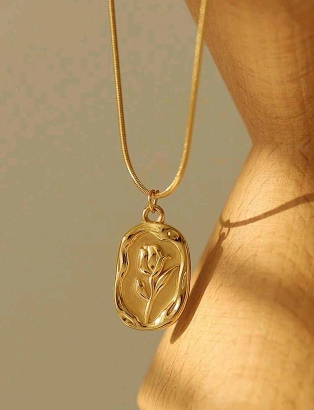 GLODEN MUSE NECKLACE