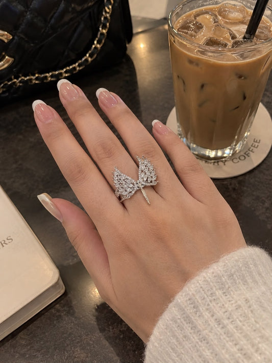 Wing zirconia ring